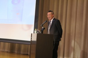 講演する岩泉乳業株式会社 山下代表