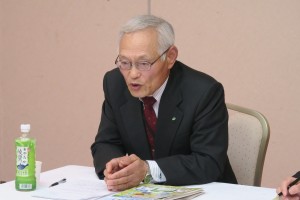 土地利用型分科会で事例発表する 農事組合法人たなか 阿部代表