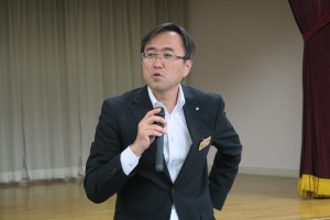 「平成30年度農業・農村関係予算のポイントについて」を説明する岩手県農林水産部農業振興課 藤代総括課長